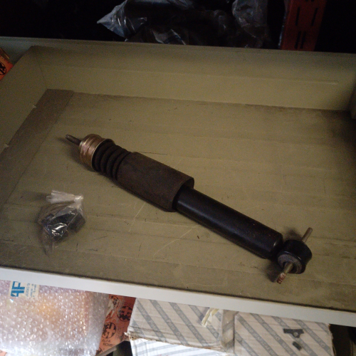 Front shock absorber