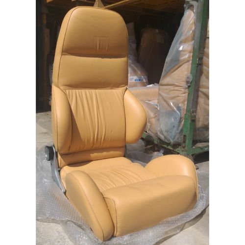 Left seat in Alfa Romeo SZ Zagato beige leather