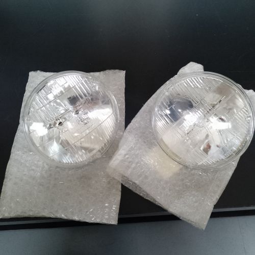 Pair of Lamborghini countach front lights 